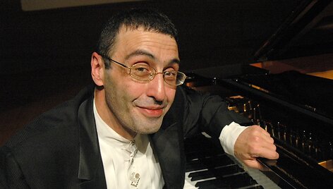 Alexander Paley &scaron;e&scaron;tadienį gros Klaipėdos koncertų salėje.