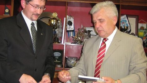 Klaipėdos merą Rimantą Tara&scaron;kevičių aplankė Lietuvos musulmonų muftijus Romas Jokubauskas.