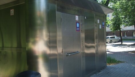 Konteinerio tipo tualetai kol kas labiau vilioja vagi&scaron;ius, nei reikalo prispirtus lankytojus. 