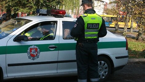 Per vieną valandą buvo sura&scaron;yti &scaron;e&scaron;i protokolai pažeidėjams. 