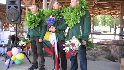 Trys žygeiviai M.Jovaišas, P.Paulionis ir D.Laukevičius jūrinėmis baidarėmis perplaukė Baltijos jūrą.