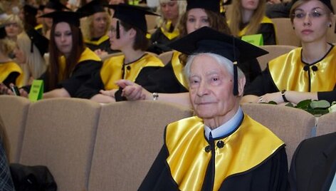 Juozas Norkus Klaipėdos universitete baigė teologijos studijas.