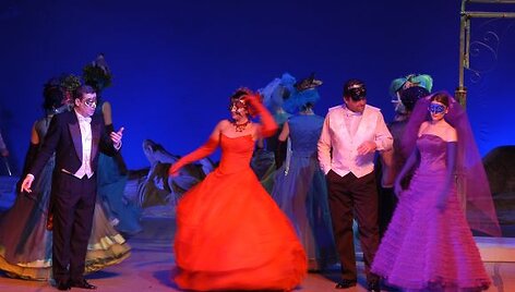 Į Klaipėdos valstybinio muzikinio teatro sceną sugrįžta operetė &bdquo;&Scaron;ik&scaron;nosparnis&ldquo;. 