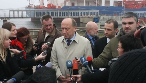 Premjeras Andrius Kubilius patikino, kad dujų terminalas turėtų baigti 2014-aisiais.