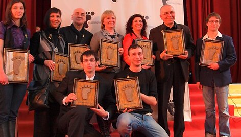 Apdovanojimus atsiėmė A.Pačapavičiūtė, A.Baroti, K.Me&scaron;kys, R.Ežerskienė, A.Stonienė, A.Kiguolis, V.Kvedaras. Pritūpę A.Pali&scaron;kis, A.Čistiakovas.
