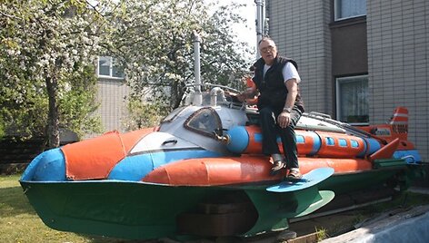 Kretingi&scaron;kis Jonas Velžys aistrą povandeniniam laivui puoselėja jau kelis de&scaron;imtmečius. 