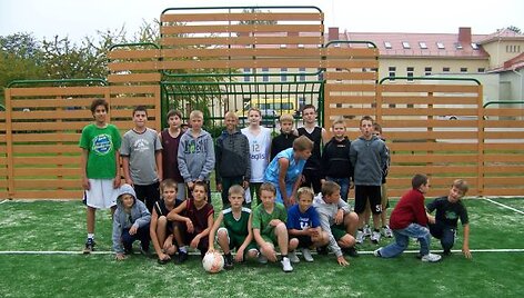 &Scaron;ventojoje atverta sutvarkyta žaidimų aik&scaron;telė.