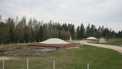 Prie Platelių buvo įrengtos keturios balistės raketos, galėjusios nušluoti nuo žemės paviršiaus bet kurį didmiestį. 