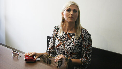 Eglė Jackaitė teisme pripažino sukėlusi avariją, tačiau neigė pasi&scaron;alinusi i&scaron; jos. 