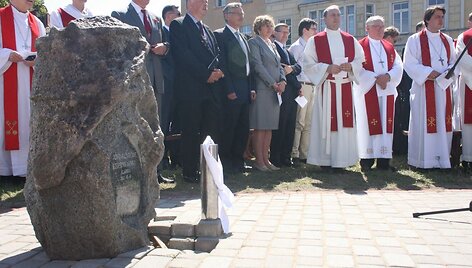 Trečiadienį i&scaron;kilmingai pa&scaron;ventintas kertinis akmuo atstomai evangelikų liuteronų bažnyčiai Klaipėdoje.