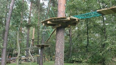 Baigiama įrengti laipynių parką