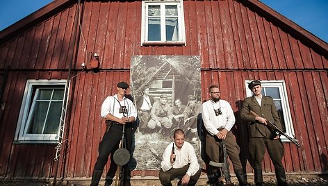 Salantuose galima aplankyti partizanų trobą