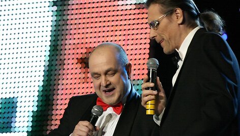 ArtūrasOrlauskas ir Gintautas Kirkila-Klarkas parengė dainuojamosios anekdotų poezijos apie meilę programą.