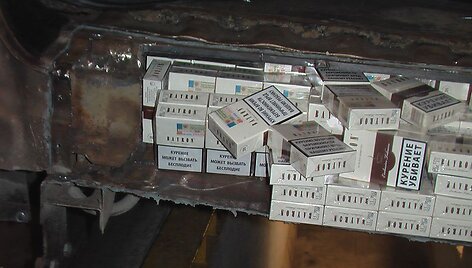 Latvis bandė parsigabenti kontrabandinių cigarečių. 