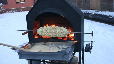 Klaipėdoje surengta šakočio kepimo pamoka