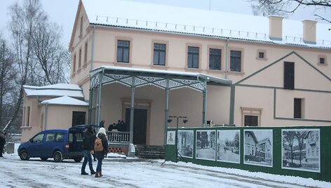 Atstatyti Palangos kurhauzo mūrai