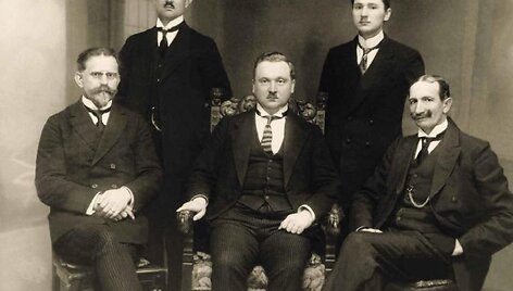 Pirmoji lietuvi&scaron;ka Klaipėdos kra&scaron;to direktorija, veikusi 1923 m. sausio 15 - vasario 14 dienomis. 