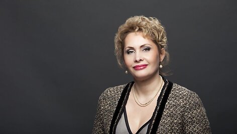 Aistė &Scaron;irvinskaitė-Ru&scaron;kienė kamerinės muzikos mylėtojus kviečia pasinerti į paryžieti&scaron;kos muzikos vakarą. 