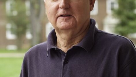 Klaipėdos universiteto Senatas Garbės daktaro vardą nutartė suteikti  Delavaro (JAV) universiteto profesoriui-emeritui, okeanologijos ir jūrų  pakrančių zonų tyrimo specialistui, fizikui ir kra&scaron;tiečiui prof.Viktorui Vytautui Klemui.