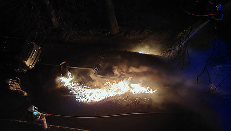 Gargžduose naktį  degė automobilis