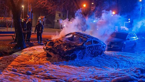 Gargžduose naktį  degė automobilis