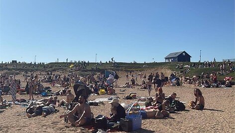 Sekmadieninis vaizdas paplūdimyje prie Reikjaviko