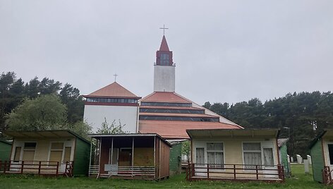 Mediniai nameliai &Scaron;ventosios bažnyčios pa&scaron;onėje 