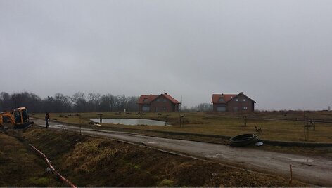 I&scaron; Stančių kaimo gyventojų pra&scaron;oma susimokėti už prisijungimo prie infrastruktūros, tačiau darbai vilkinami.
