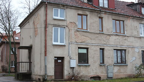 Daugiabutis i&scaron; kiemo pusės