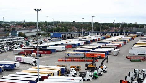 Lietuvaitės rūpestis - kad krovinys pasiektų galutinį tašką.