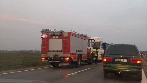 Varėnos rajone &scaron;e&scaron;tadienio popietę įvyko skaudi avarija.