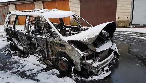 Sudegę automobiliai