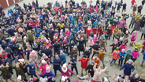"Gilijos" mokyklos pradinukai jau paminėjo kovo 11-ąją. 