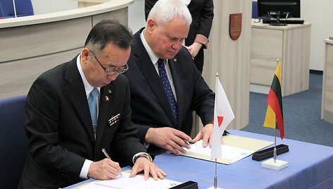 Antradienio vakarą į uostamiestį atvyko 35 asmenų delegacija, kurią sudaro Kudžio meras p. Joji Endo, miesto tarybos vadovas p. Koshi Nakatai, kiti savivaldybės pareigūnai bei 23 Kudžio miestiečiai.