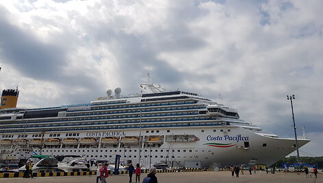 Uostamiestyje vie&scaron;i didžiulis kruizinis laivas &bdquo;Costa Pacifica&ldquo;