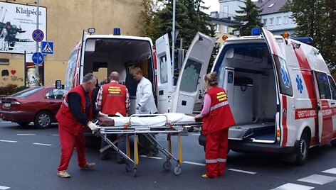Greitoji susidūrė su lengvuoju automobiliu pačiame miesto centre. 