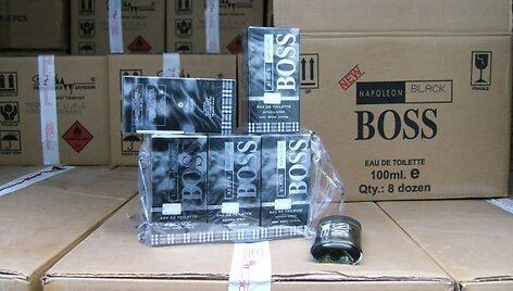 Muitininkai sunaikino &bdquo;Chanel&ldquo;, &bdquo;Davidoff&ldquo; ir &bdquo;Hugo Boss&ldquo; tualetinių vandenų klastotes.