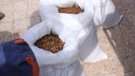 Pajūryje i&scaron;barstyti 53 kg gintaro.