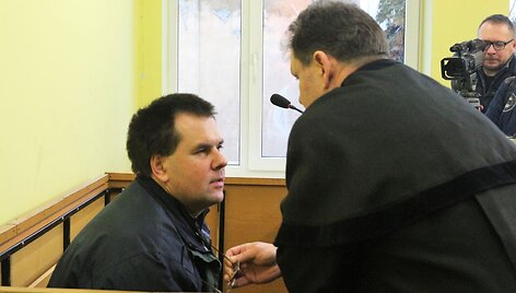 Mindaugas Gadeikis teismo salėje.