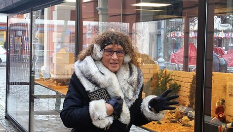 Aida Raimonda Pečeliūnienė miestui padovanojo unikalią kalėdinę ekspoziciją.