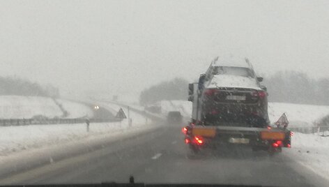 Autostradoje - sudėtingos eismo sąlygos.