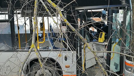 Klaipėdoje nuo kelio nuvažiavo autobusas.