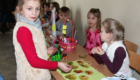 Kaziuko mugės akimirkos Klaipėdos &bdquo;Vitės&ldquo; mokykloje.