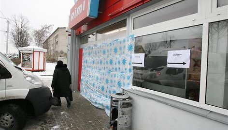 Sprogimas prie prekybos centro