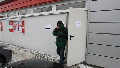 Sprogimas prie prekybos centro