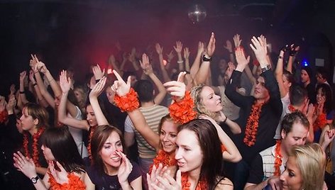 Šokių muzikos ir kokteilių bare Pop Star Bar šį savaitgalį vyks du vienas už kitą geresni vakarėliai.