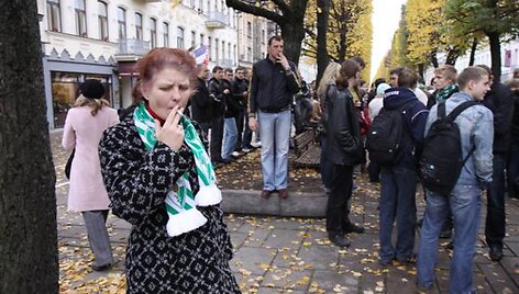 Sirgaliai jau yra rengę taikią protesto akciją. TIesa, tuomet kauniečiai būriavosi prie kito banko.