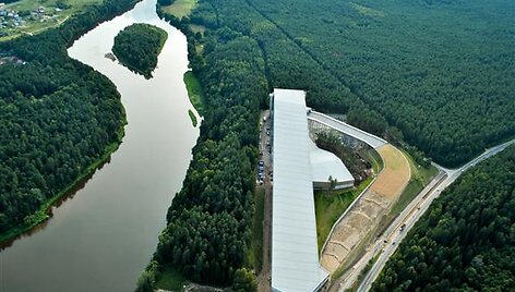 Slidinėjimo kompleksas i&scaron; oro