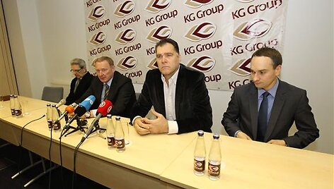 Federacijos vadovai ir verslininkas Tautvydas Bar&scaron;tys (antras i&scaron; kairės) pasiryžę kautis iki galo