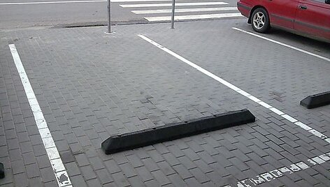 Vilniuje, Naugarduko g. sunku priparkuoti automobilį